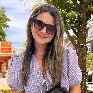 Meet your Posher, Briana